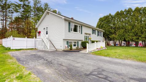 4 Venise Avenue Lewiston ME 04240