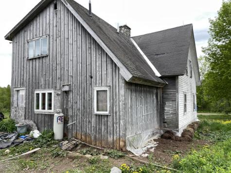 48 Laughton Road Ripley ME 04930