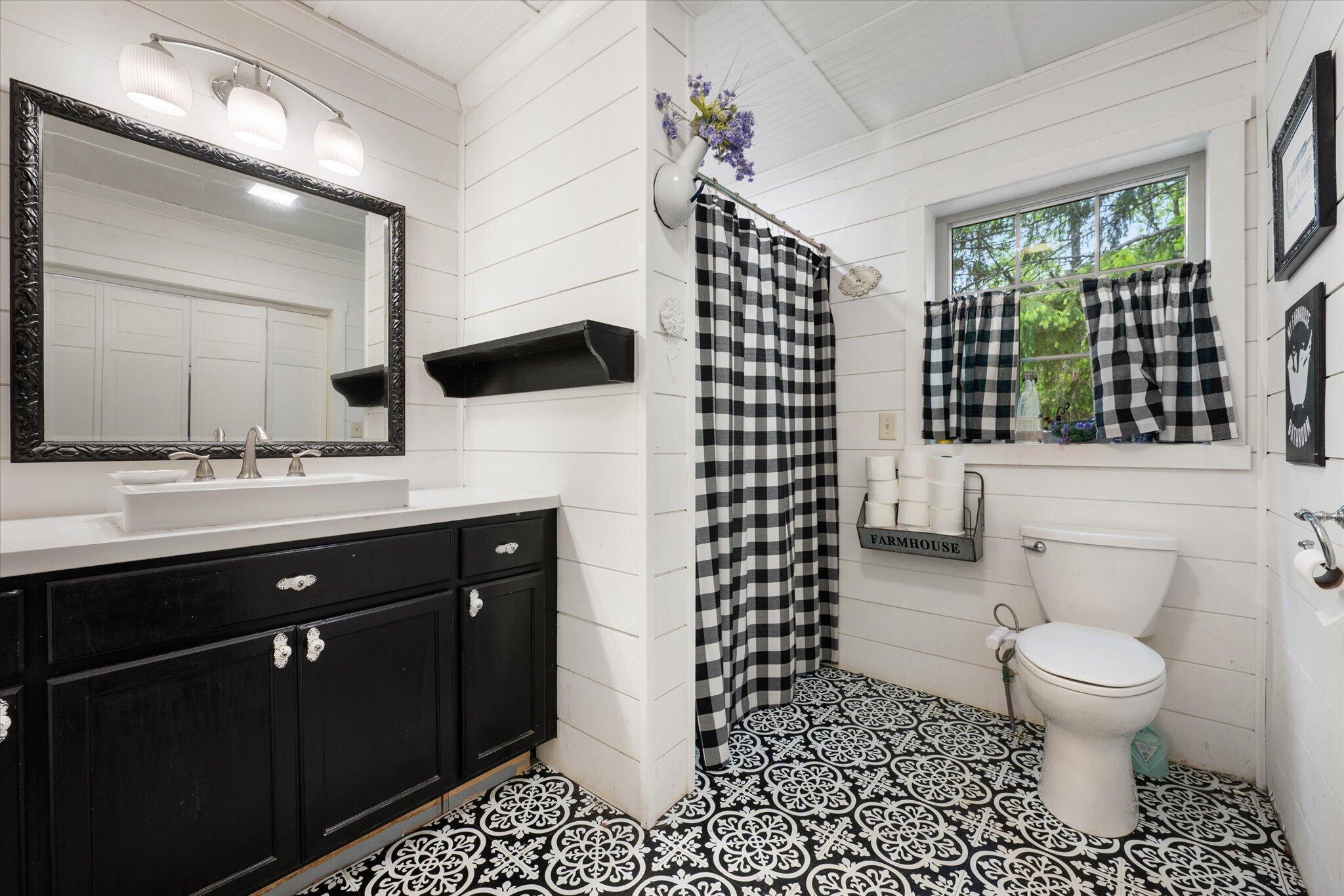 1572 River Road Bucksport ME 04416
