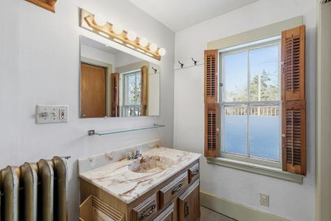 124 Ocean Avenue Portland ME 04103