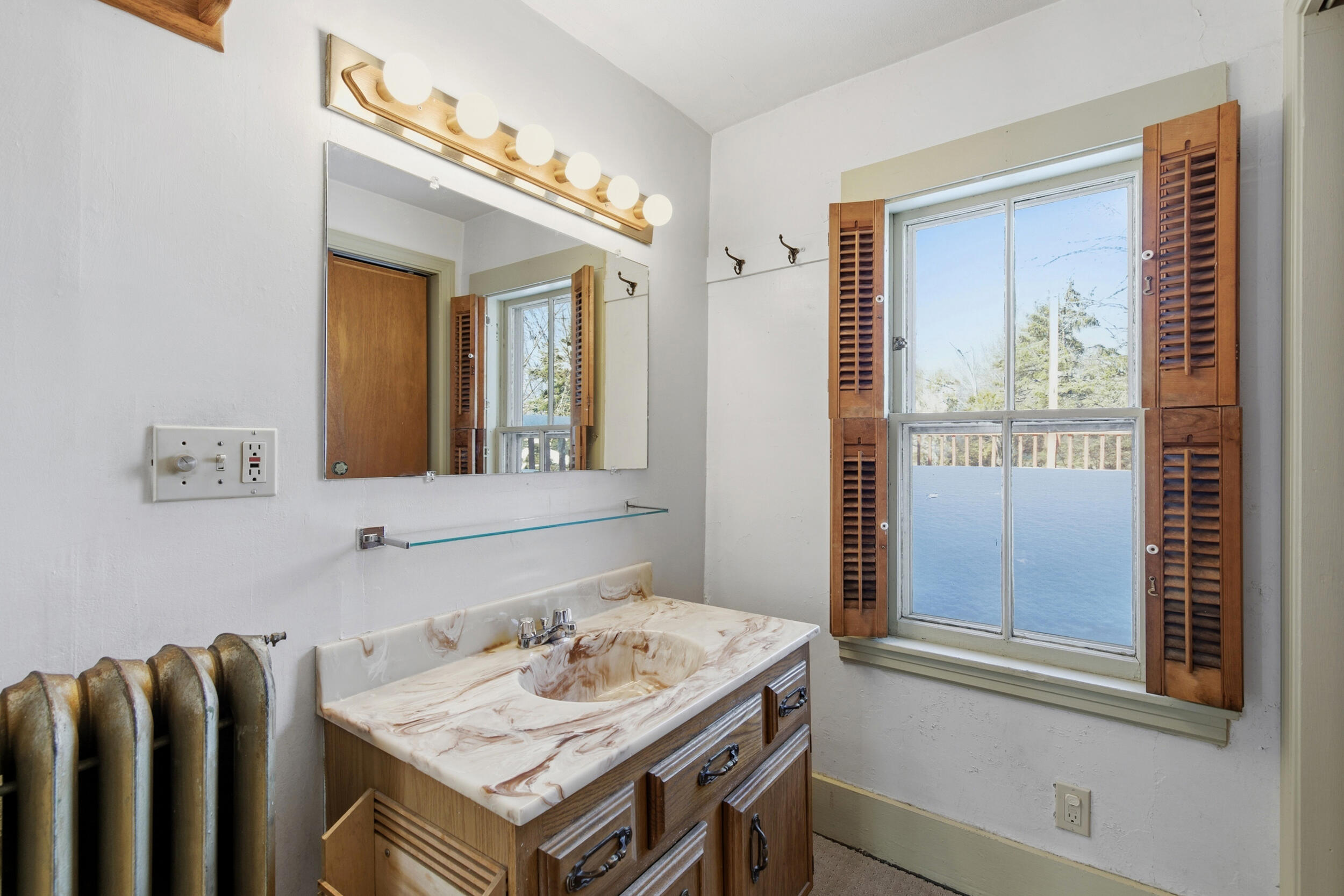 124 Ocean Avenue Portland ME 04103