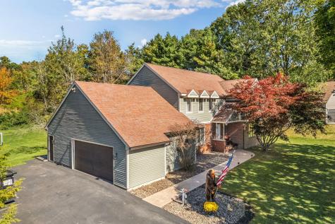 22 Briarcliff Knoll Auburn ME 04210