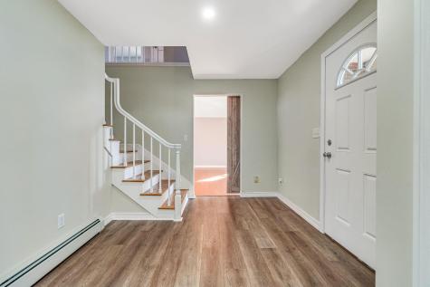 22 Briarcliff Knoll Auburn ME 04210