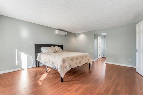 22 Briarcliff Knoll Auburn ME 04210