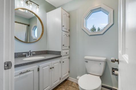 22 Briarcliff Knoll Auburn ME 04210