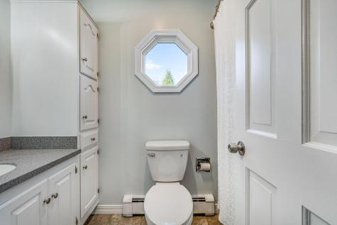 22 Briarcliff Knoll Auburn ME 04210