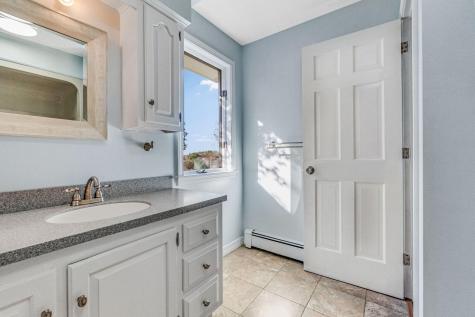 22 Briarcliff Knoll Auburn ME 04210