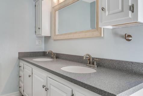 22 Briarcliff Knoll Auburn ME 04210