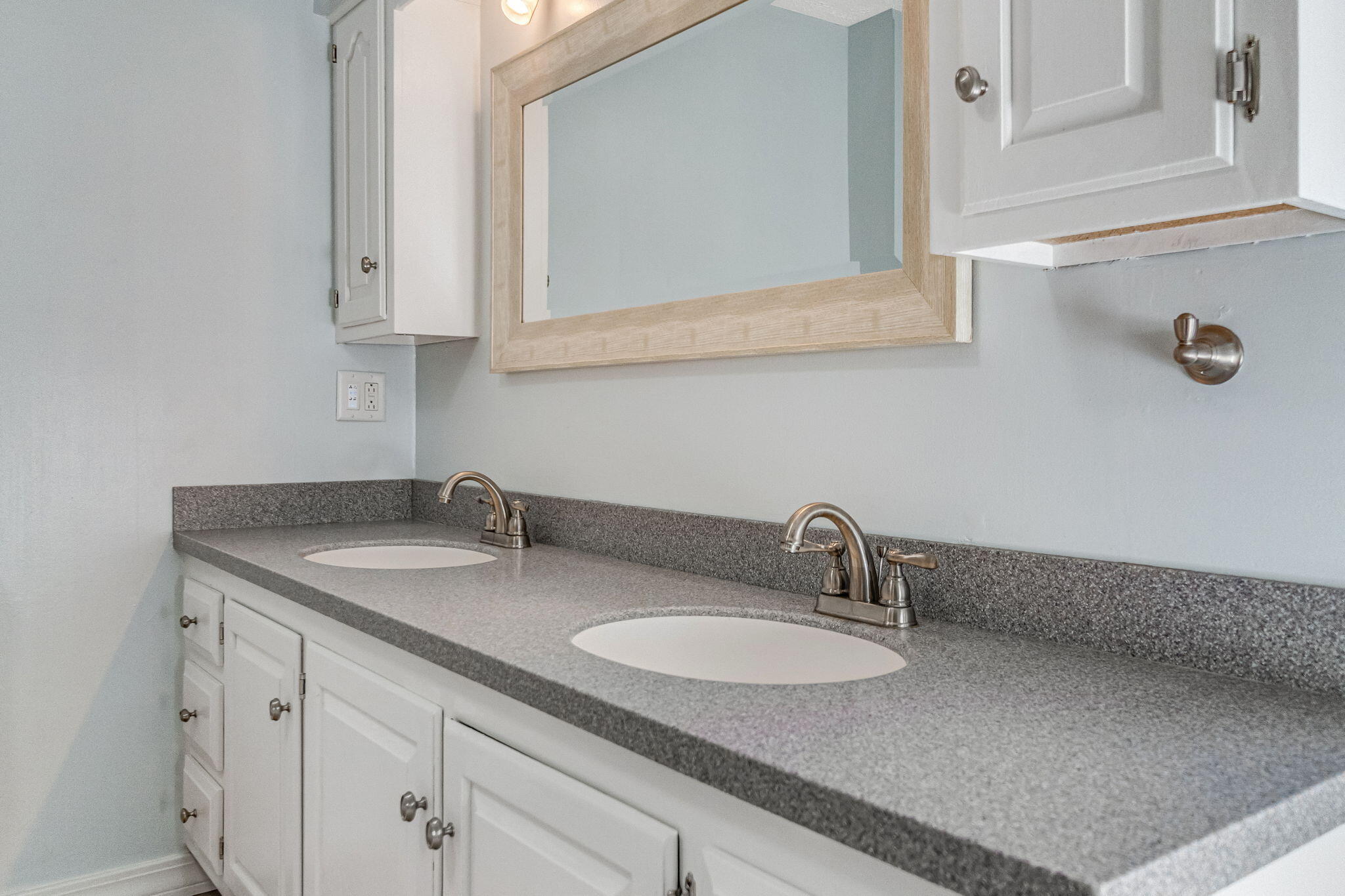 22 Briarcliff Knoll Auburn ME 04210