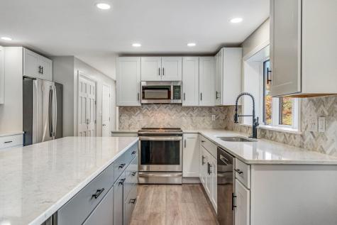 22 Briarcliff Knoll Auburn ME 04210