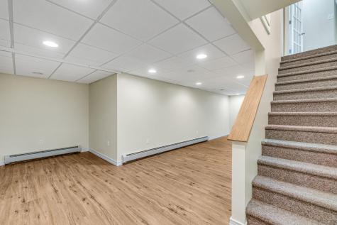 22 Briarcliff Knoll Auburn ME 04210