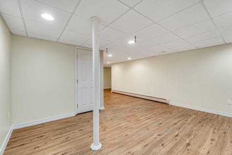 22 Briarcliff Knoll Auburn ME 04210