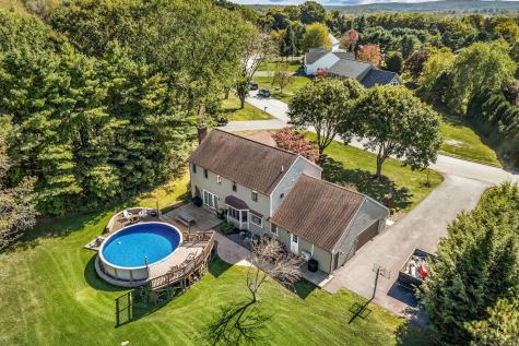 22 Briarcliff Knoll Auburn ME 04210