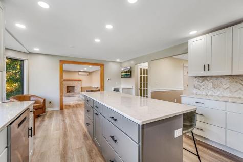 22 Briarcliff Knoll Auburn ME 04210