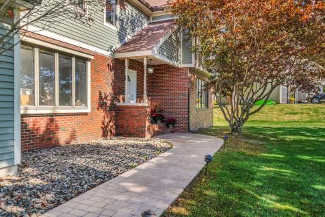 22 Briarcliff Knoll Auburn ME 04210