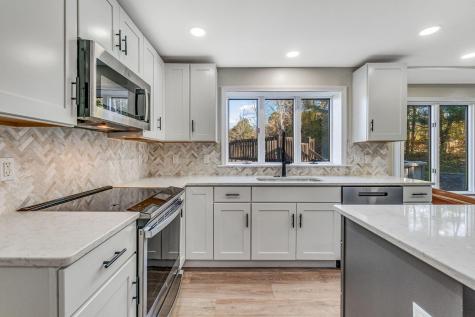 22 Briarcliff Knoll Auburn ME 04210