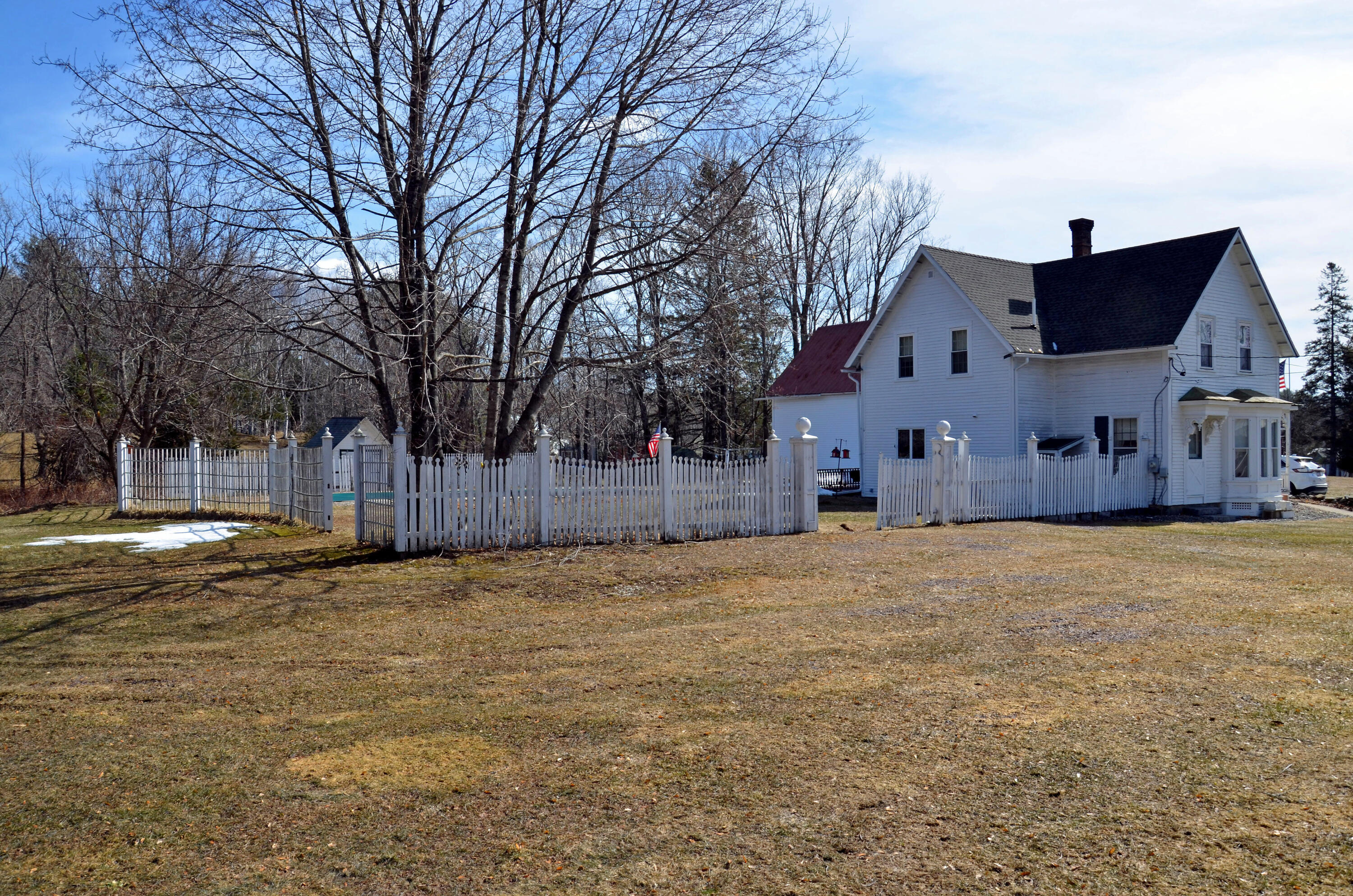 23 Park Street West Paris ME 04289