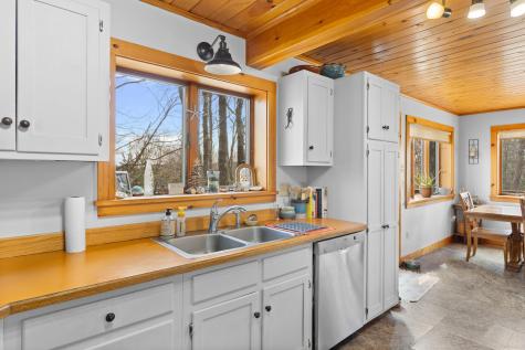 39 Simmons Lane Friendship ME 04547