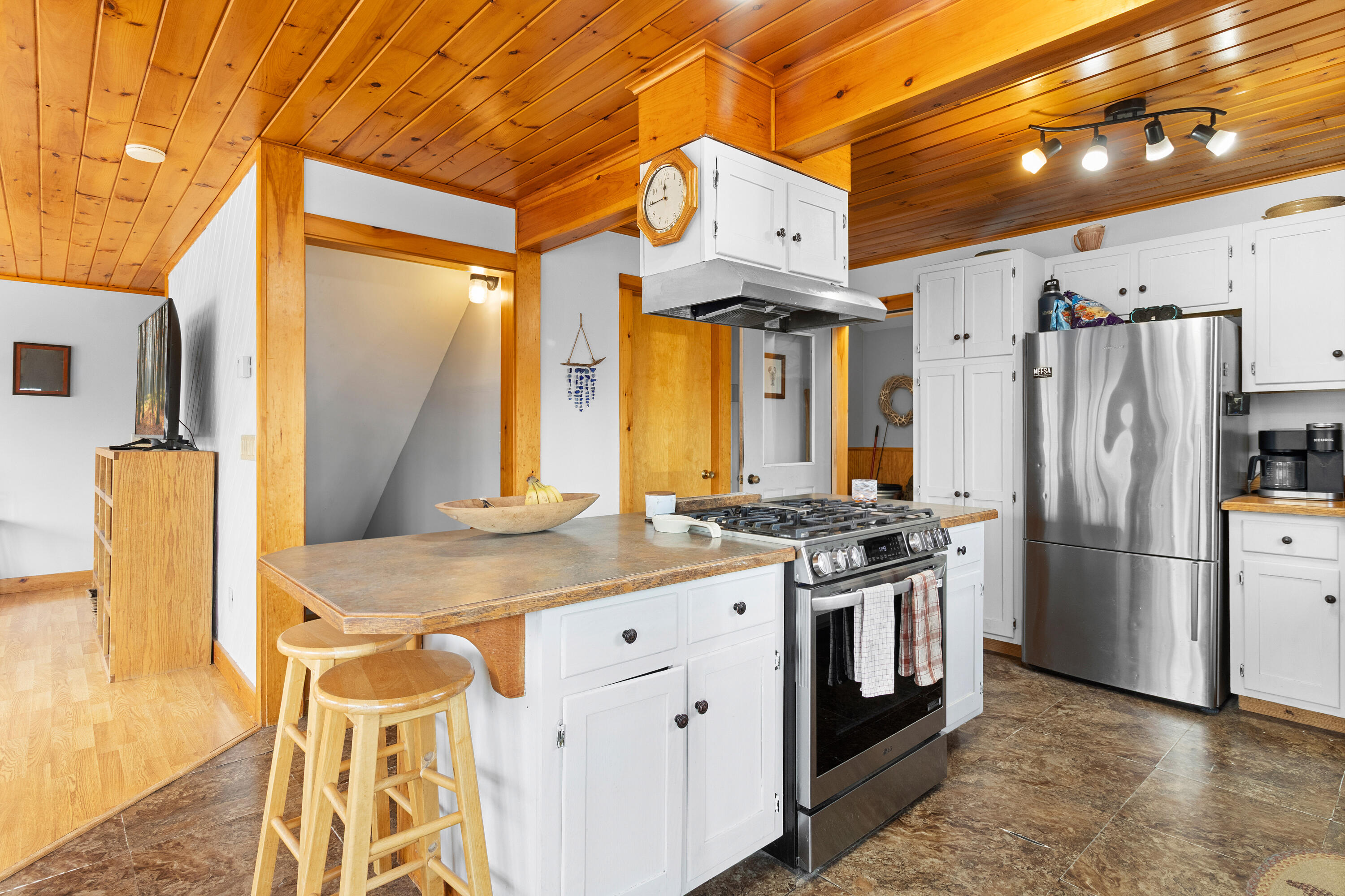 39 Simmons Lane Friendship ME 04547