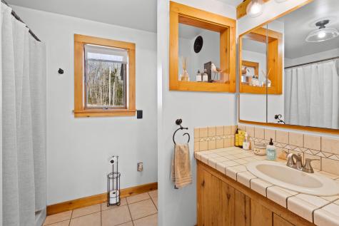 39 Simmons Lane Friendship ME 04547
