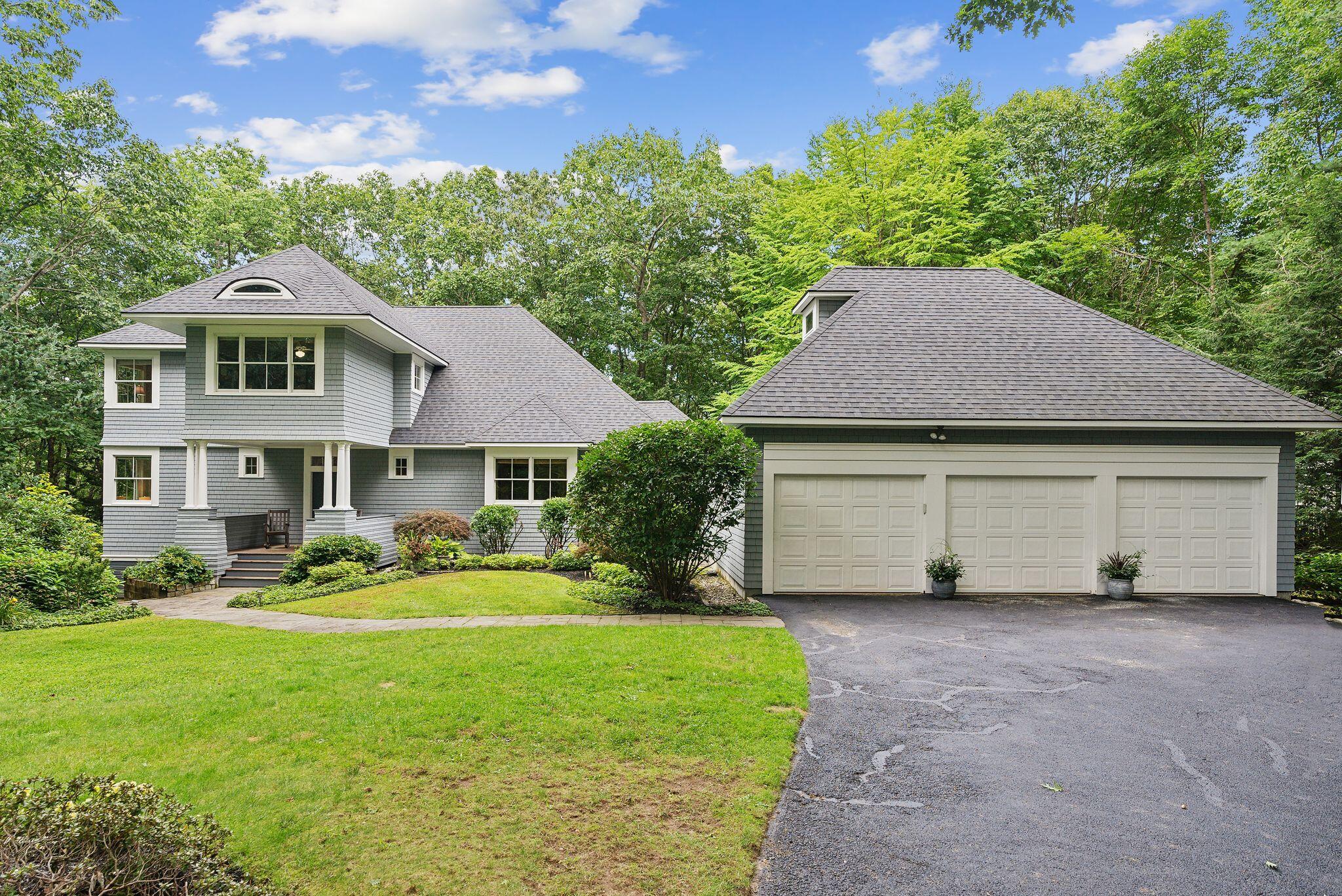 26 Lower Falls Road Falmouth ME 04105