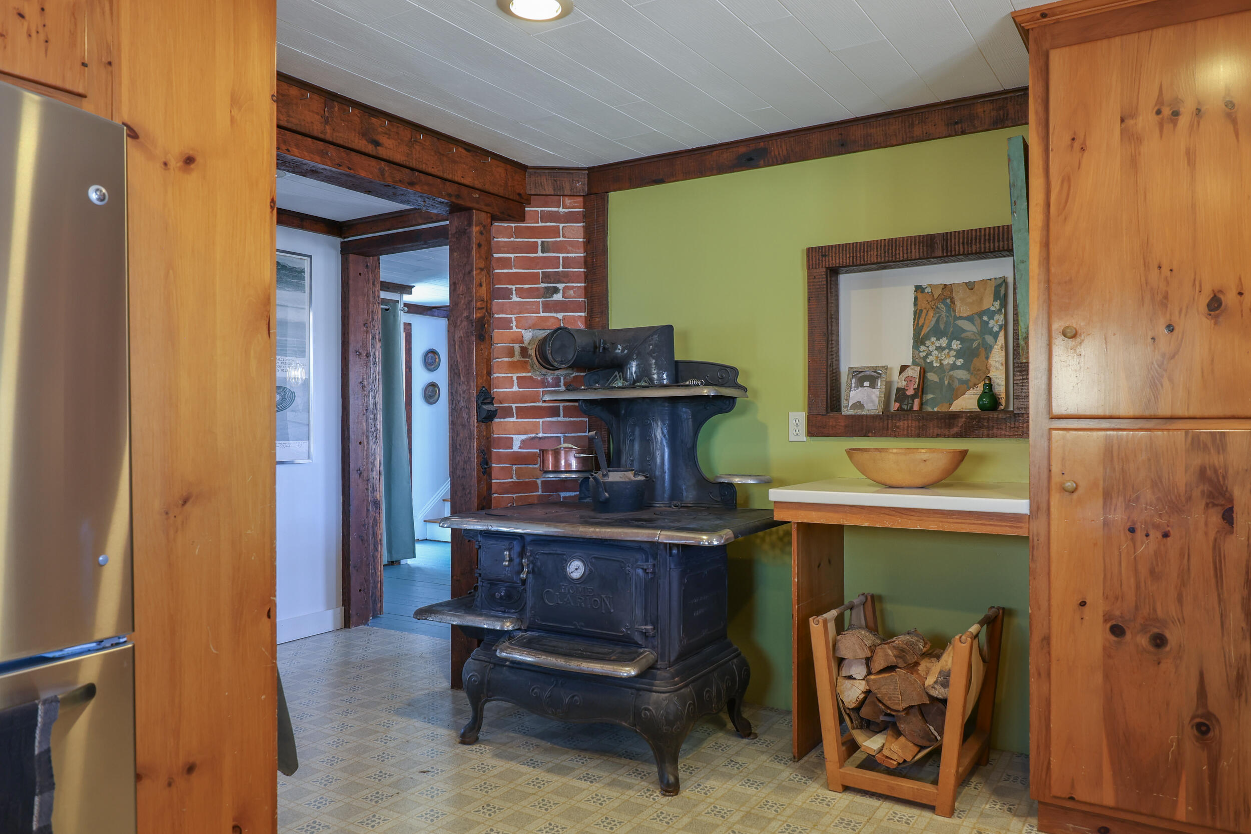 27 Clamshell Alley Vinalhaven ME 04863