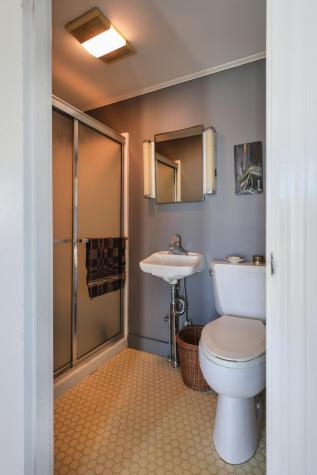 27 Clamshell Alley Vinalhaven ME 04863