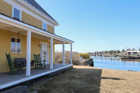 27 Clamshell Alley Vinalhaven ME 04863