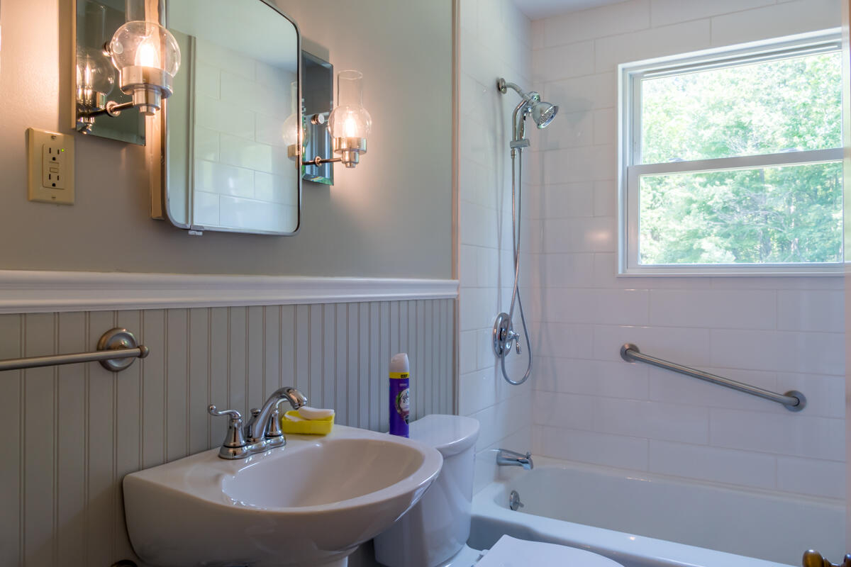 69 Garfield Road Auburn ME 04210