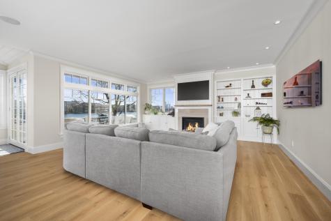 21 Badgers Island W Kittery ME 03904