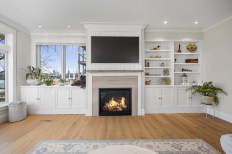 21 Badgers Island W Kittery ME 03904