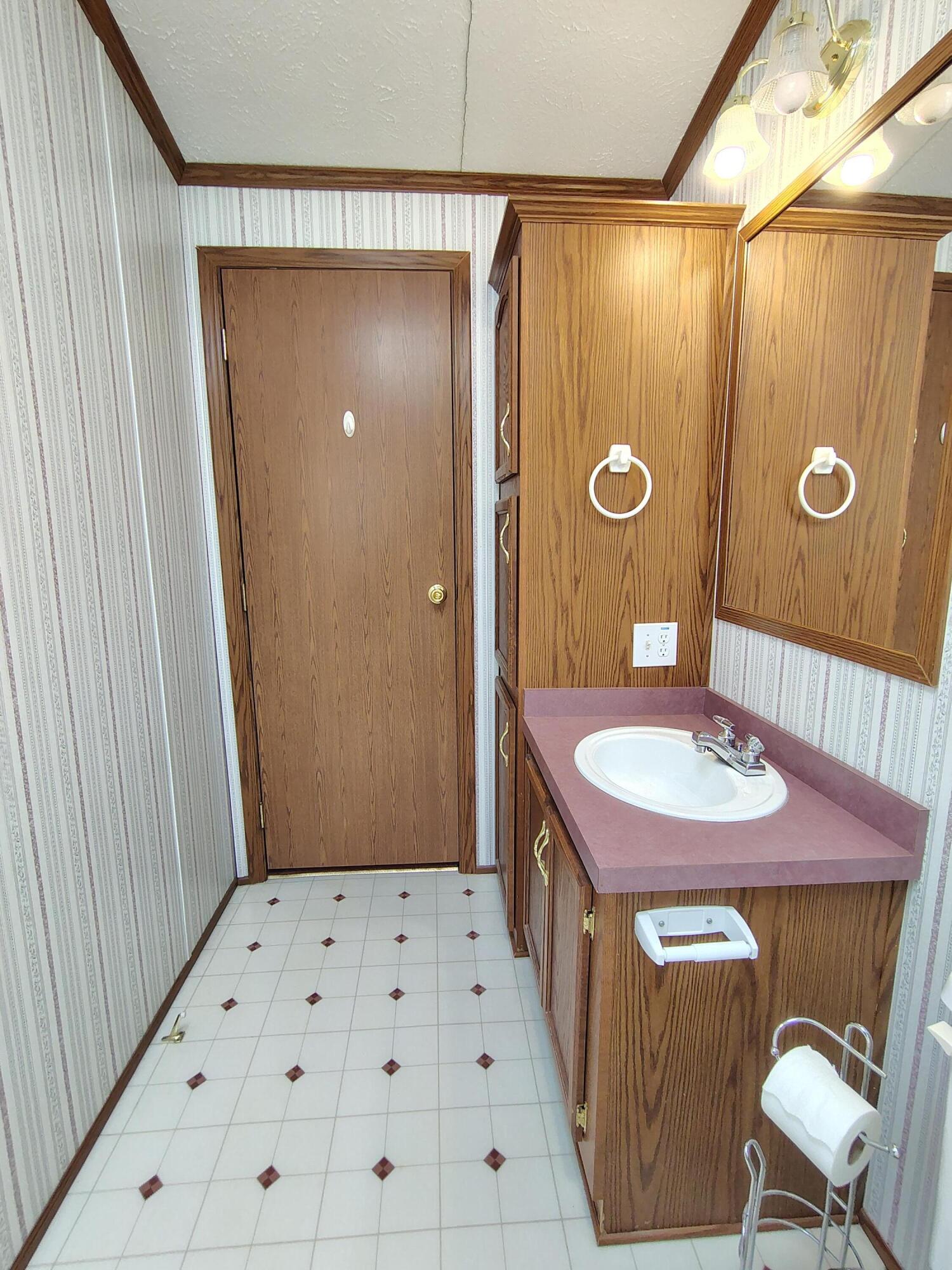 52 Hodsdon Lane Jefferson ME 04348