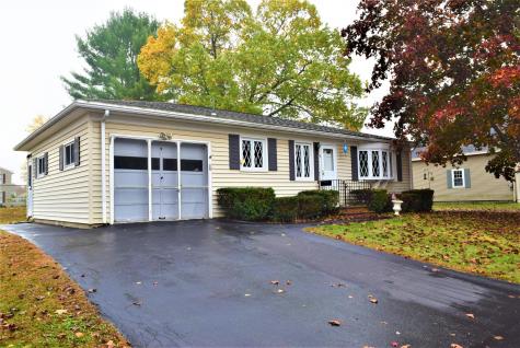 9 Jeannette Avenue Lewiston ME 04240