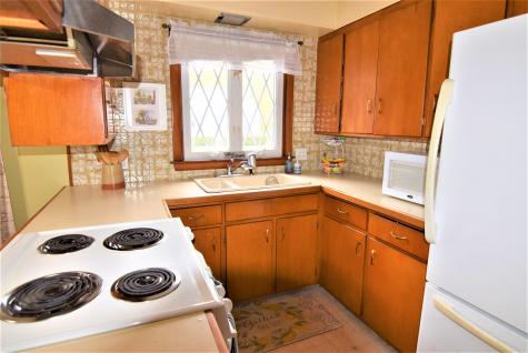 9 Jeannette Avenue Lewiston ME 04240