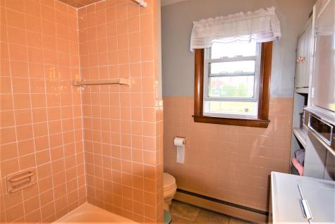 9 Jeannette Avenue Lewiston ME 04240