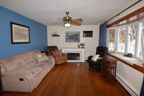 9 Jeannette Avenue Lewiston ME 04240