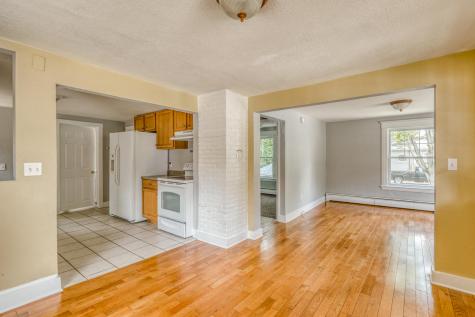 17 Harris Street Auburn ME 04210