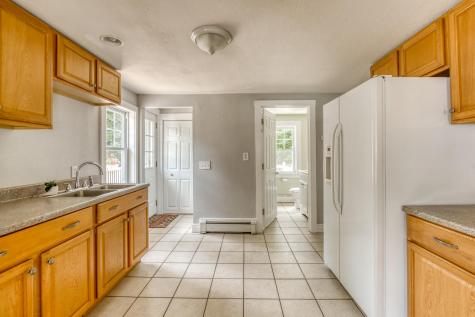 17 Harris Street Auburn ME 04210