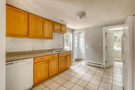 17 Harris Street Auburn ME 04210