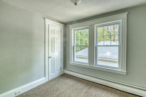 17 Harris Street Auburn ME 04210
