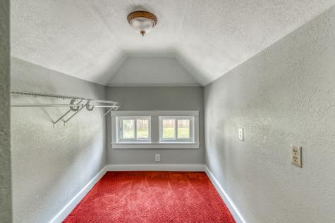 17 Harris Street Auburn ME 04210