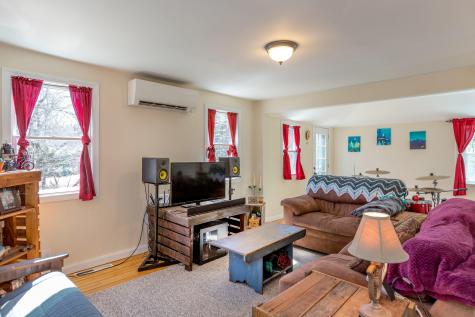869 Lewiston Road Topsham ME 04086