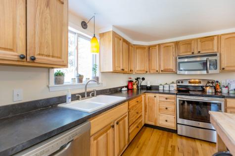 869 Lewiston Road Topsham ME 04086