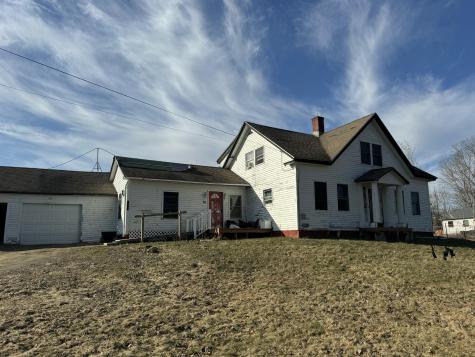 15 North Road Detroit ME 04929