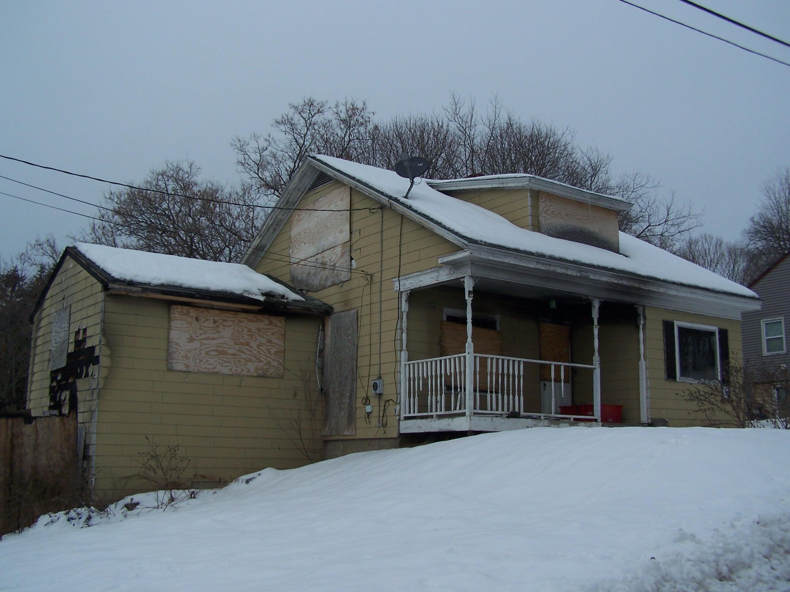 27 Baxter Avenue Auburn ME 04210