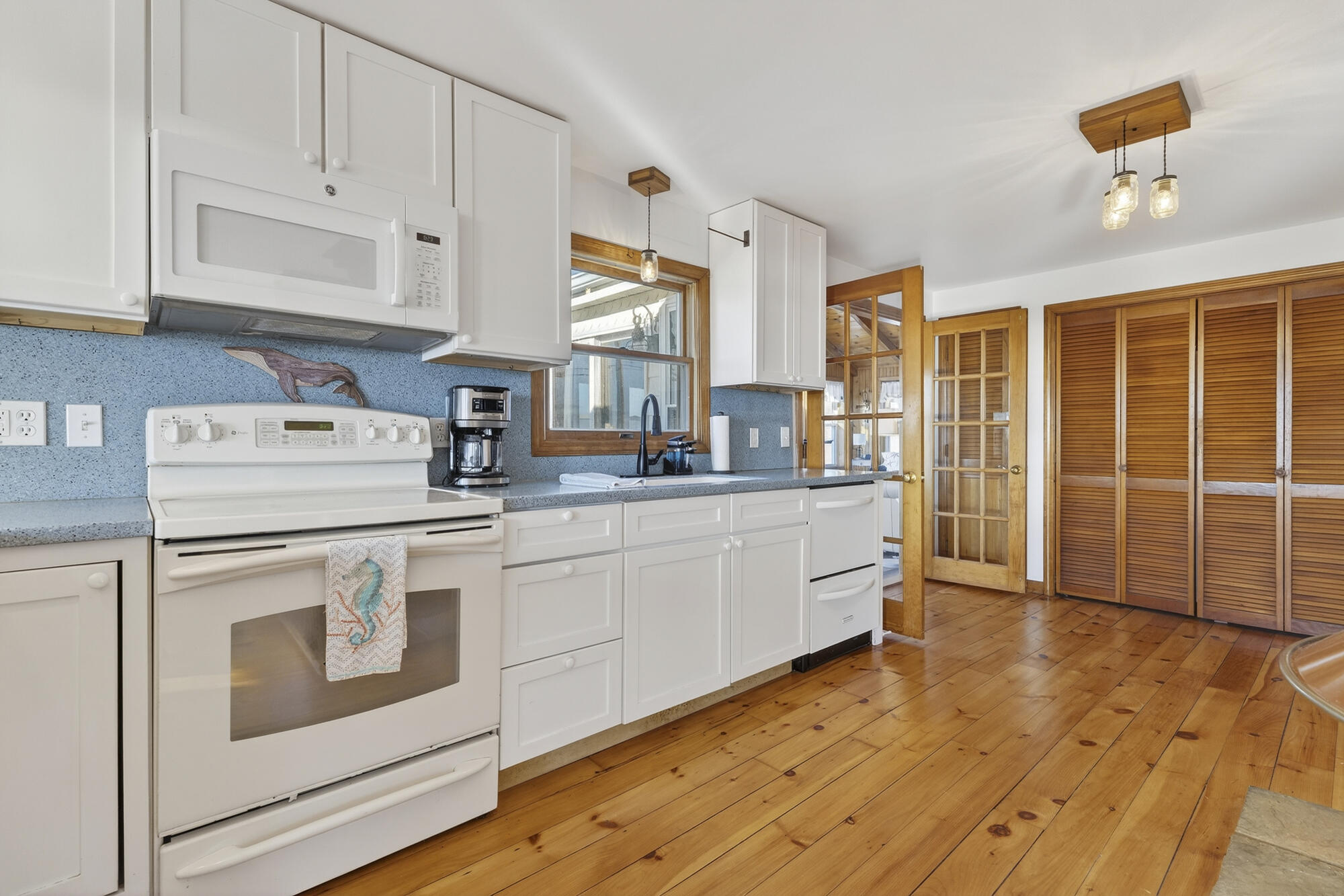 252 Seashore Avenue Portland ME 04108