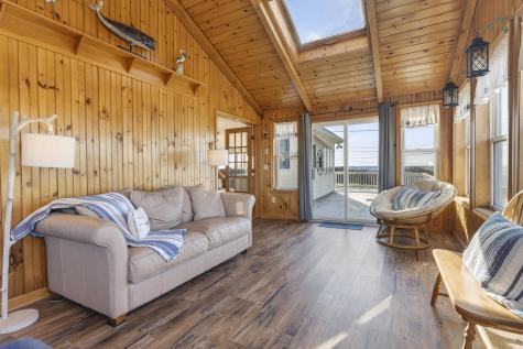 252 Seashore Avenue Portland ME 04108