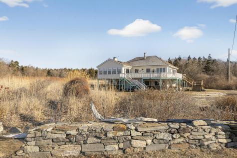 252 Seashore Avenue Portland ME 04108