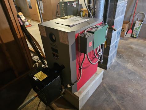 14 Jeannette Avenue Lewiston ME 04240