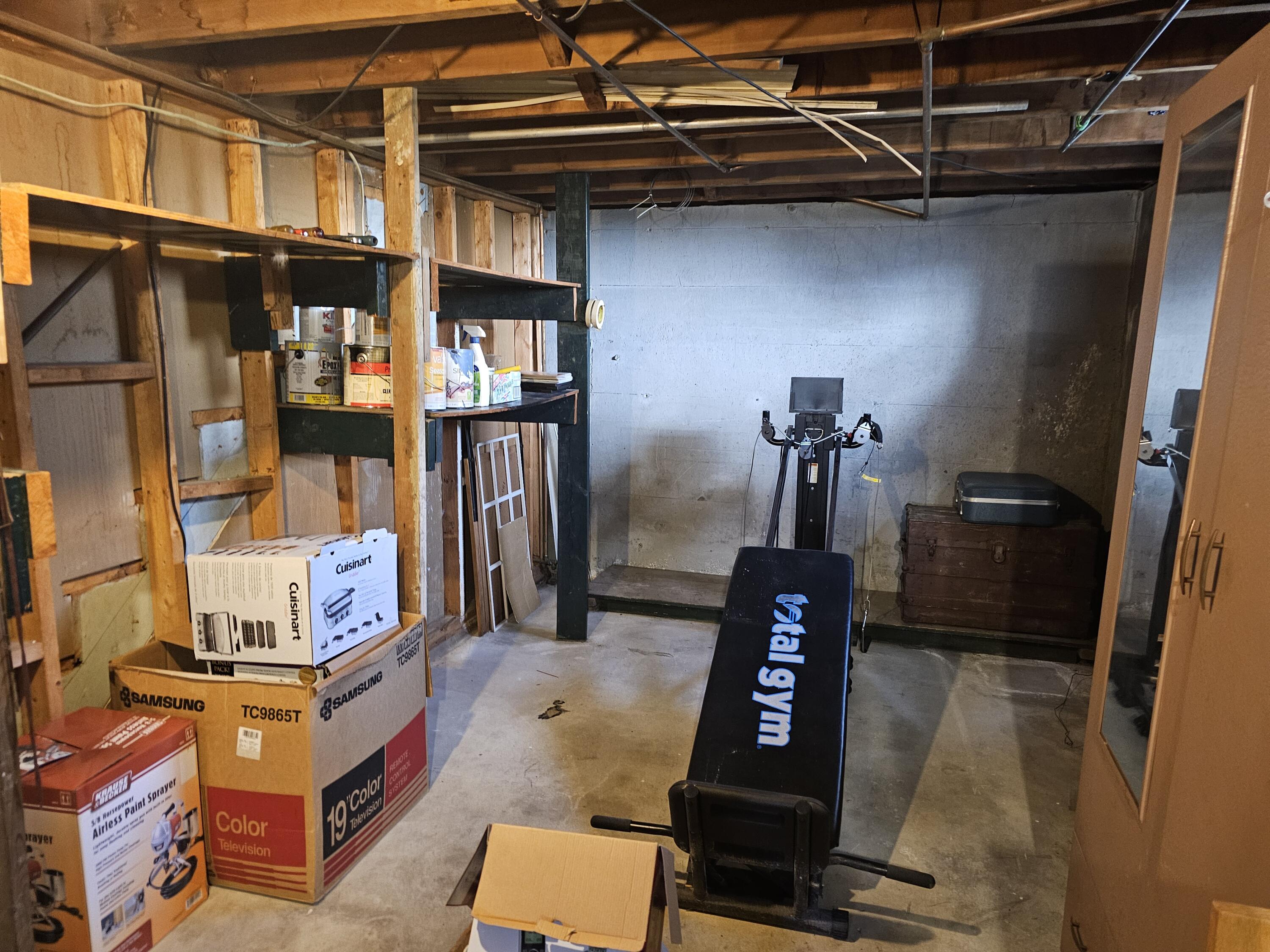 14 Jeannette Avenue Lewiston ME 04240